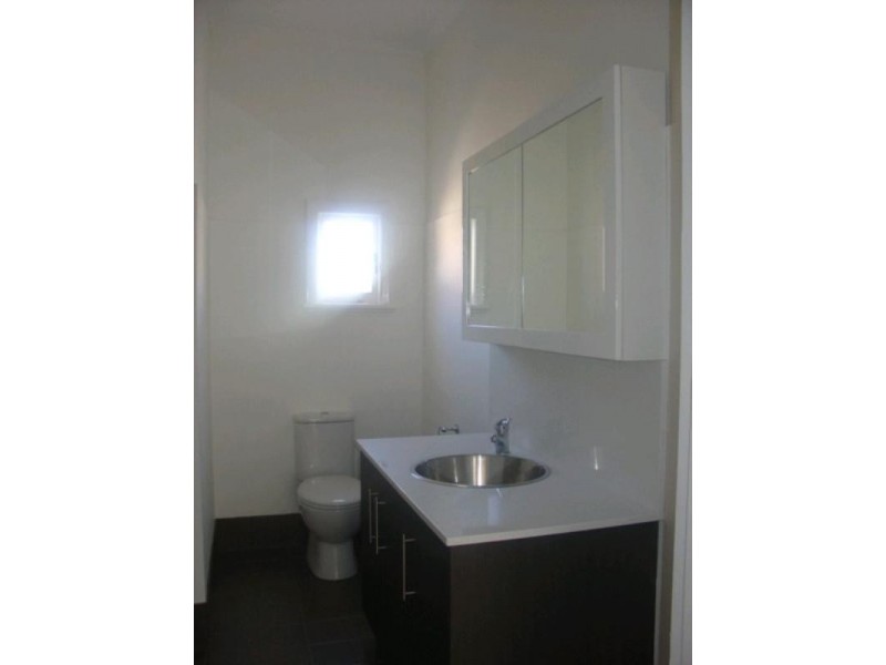 2/221 Lutwyche Road, Windsor QLD 4030