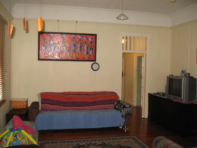 8 Seventh Avenue, Windsor QLD 4030