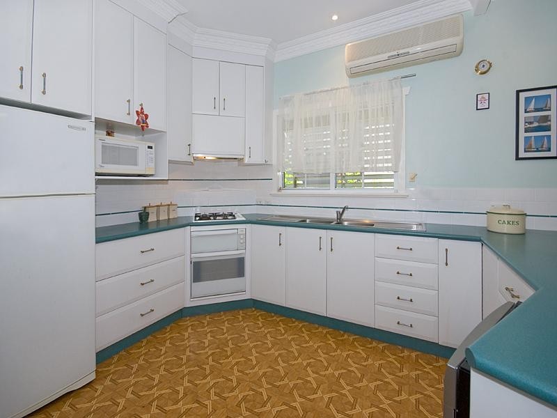 64 Ninth Avenue, Kedron QLD 4031