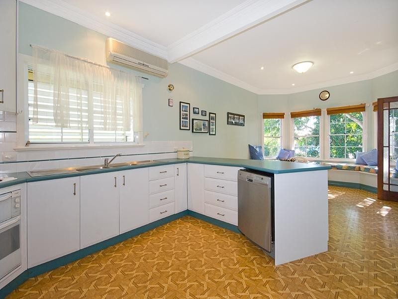 64 Ninth Avenue, Kedron QLD 4031