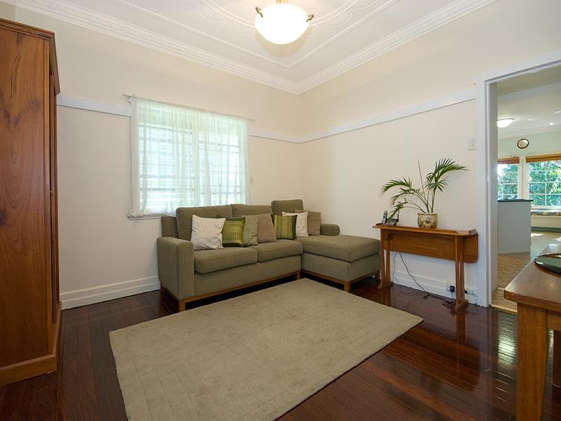 64 Ninth Avenue, Kedron QLD 4031