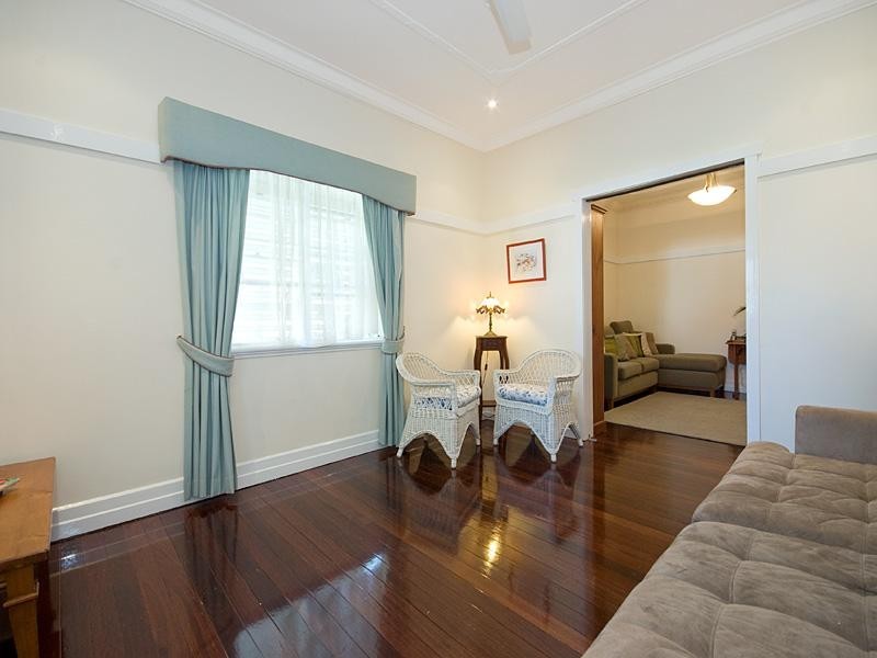 64 Ninth Avenue, Kedron QLD 4031