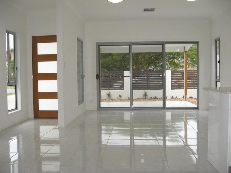 1&2/48 Barron Street, Gordon Park QLD 4031