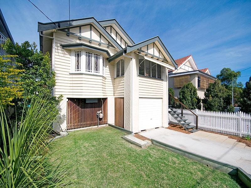 5 Eleventh Avenue, Kedron QLD 4031