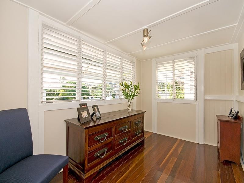 5 Eleventh Avenue, Kedron QLD 4031