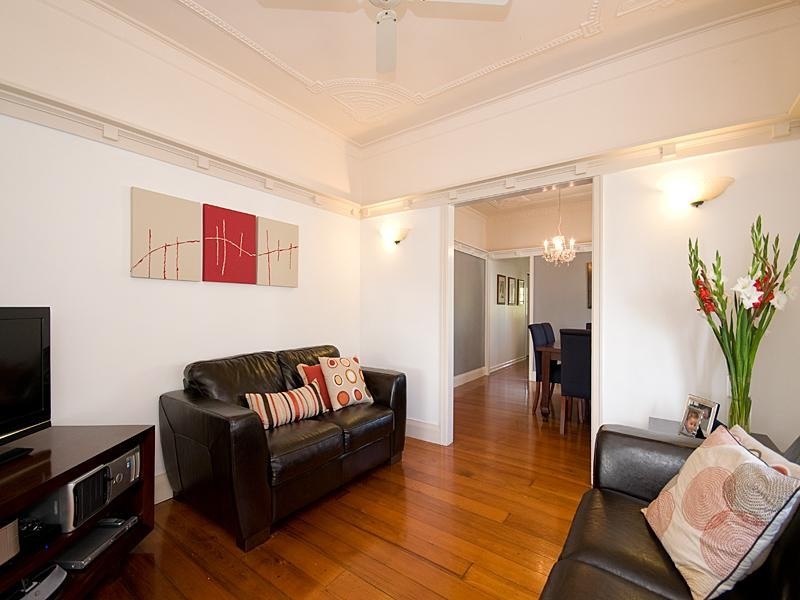 5 Eleventh Avenue, Kedron QLD 4031