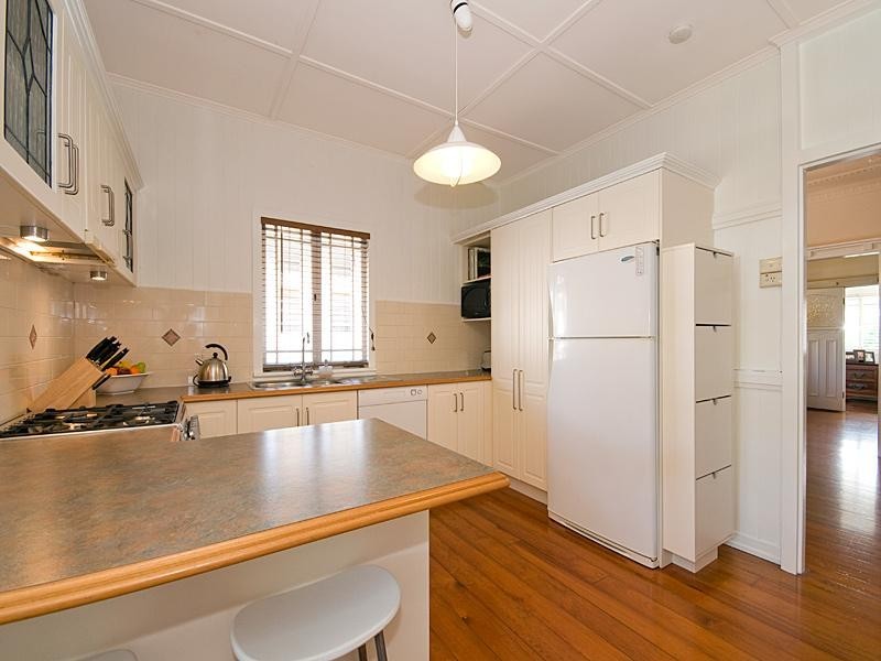 5 Eleventh Avenue, Kedron QLD 4031