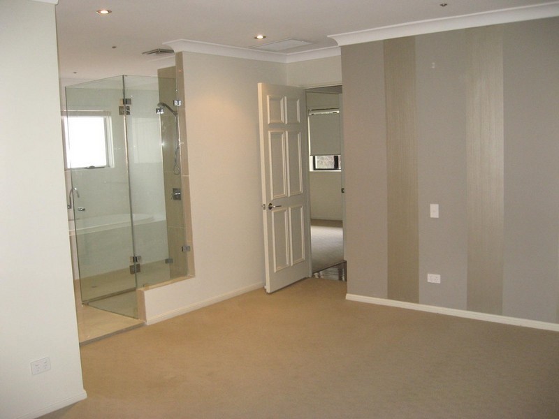 11 Lawrence Road, Chermside West QLD 4032