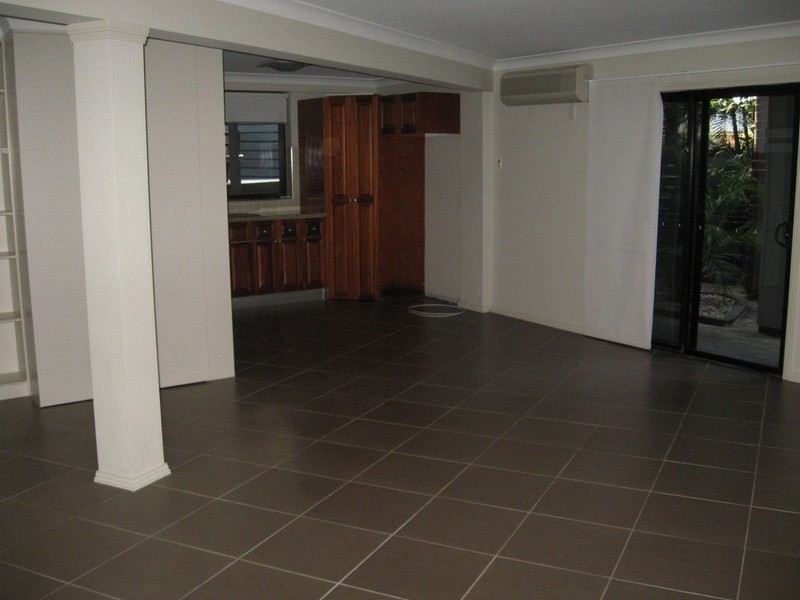 11 Lawrence Road, Chermside West QLD 4032