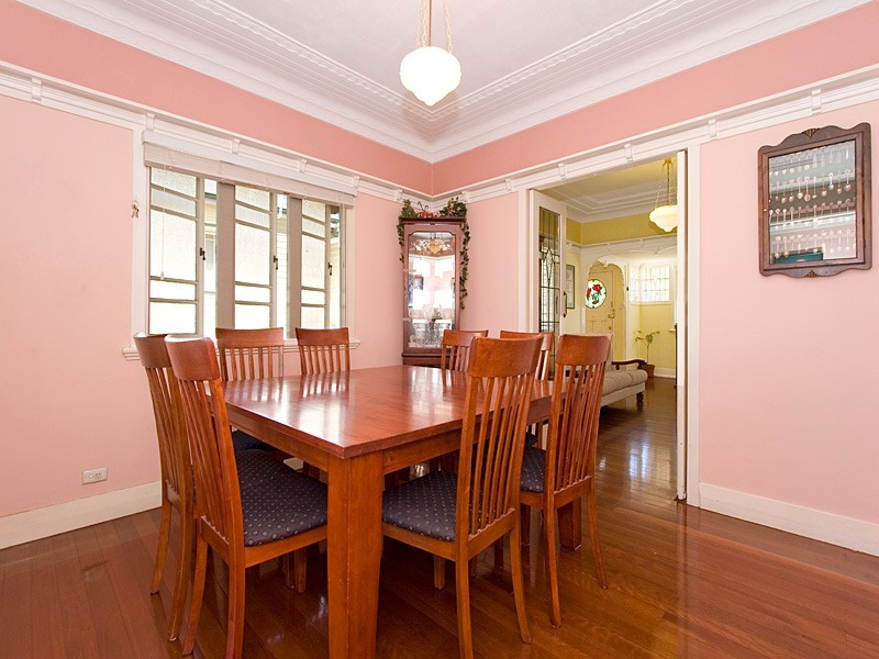 31 Glenfern Avenue, Kedron QLD 4031
