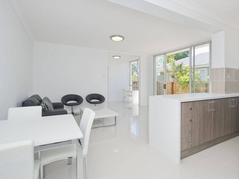 257 Hawken Drive, St Lucia QLD 4067