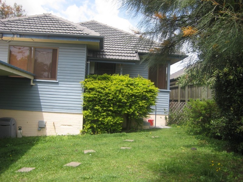 12 Allan Street, Kedron QLD 4031