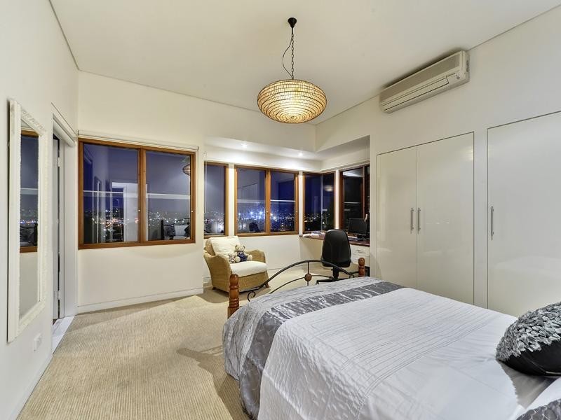 45 Mackay Street, Windsor QLD 4030