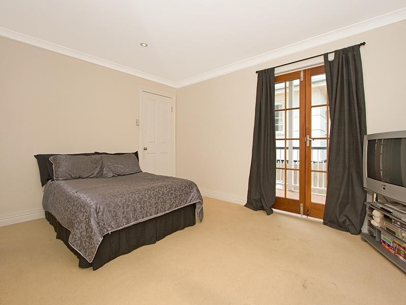 14 Evans Street, Kedron QLD 4031