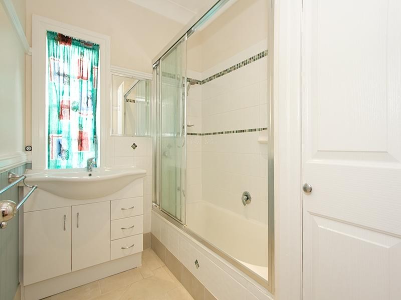 14 Evans Street, Kedron QLD 4031