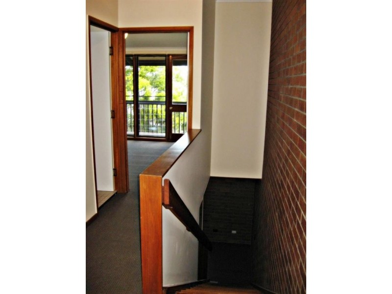 1/28 Bramston Terrace, Herston QLD 4006