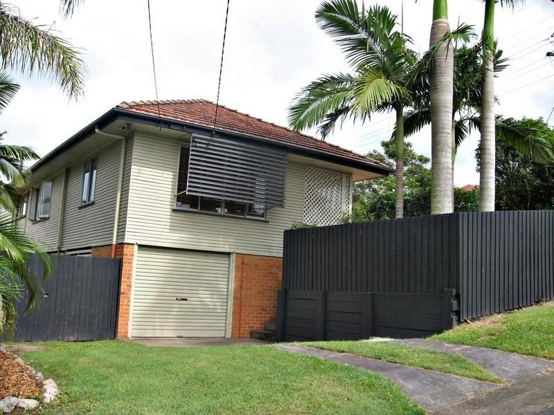 16 Caloola Street, Stafford Heights QLD 4053