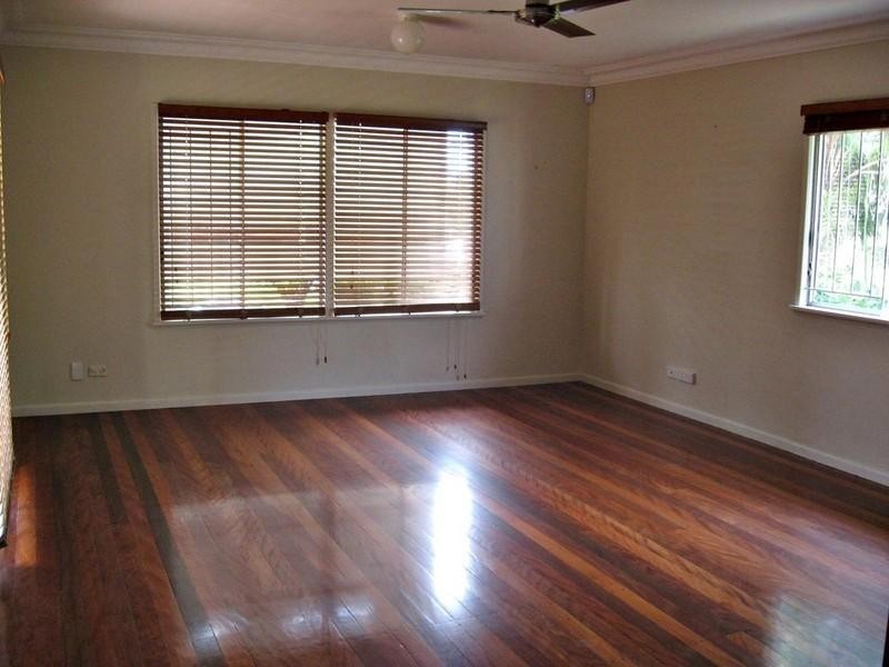 16 Caloola Street, Stafford Heights QLD 4053