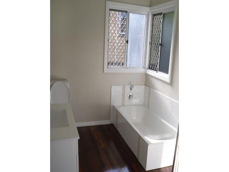 24 Grove Street, Albion QLD 4010