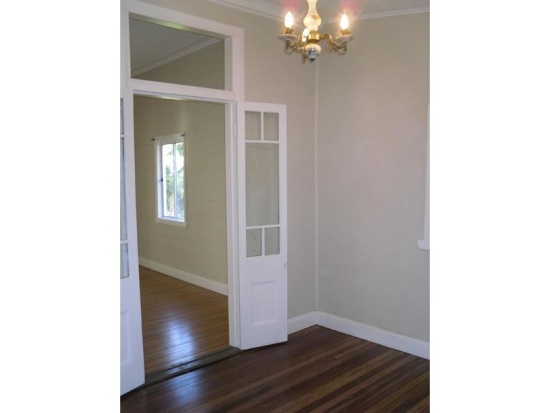 24 Grove Street, Albion QLD 4010