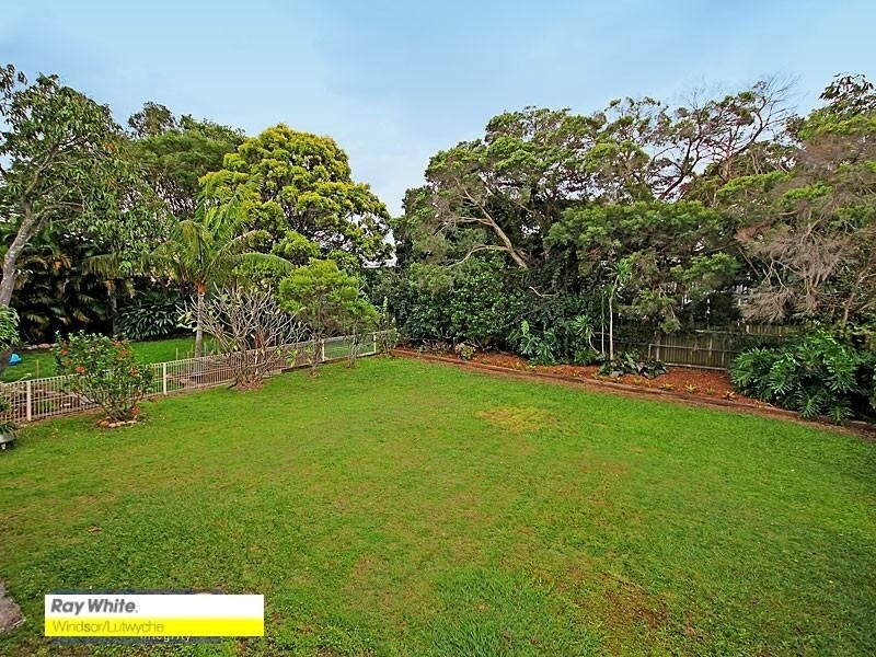 64 Sixth Avenue, Kedron QLD 4031