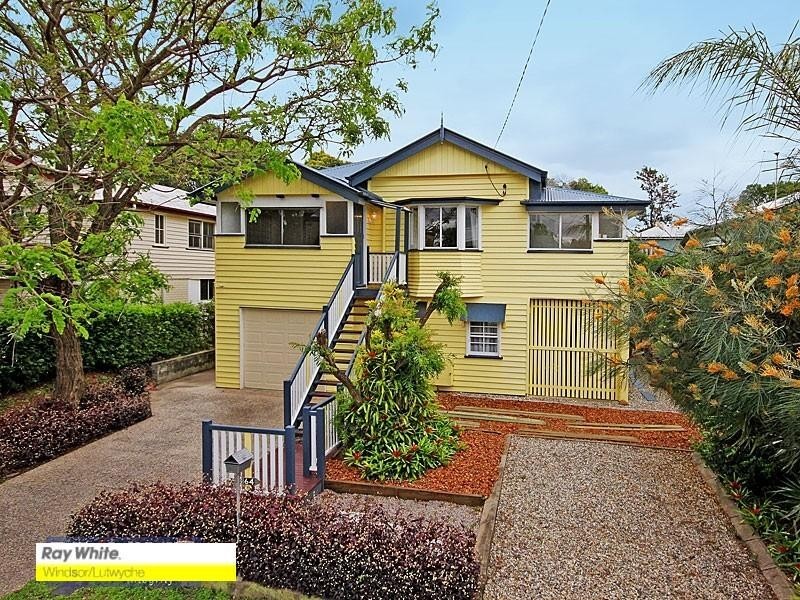 64 Sixth Avenue, Kedron QLD 4031