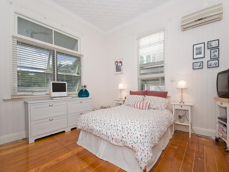 17 Oakwal Terrace, Windsor QLD 4030