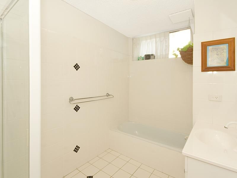 2/81 Brook Street, Windsor QLD 4030