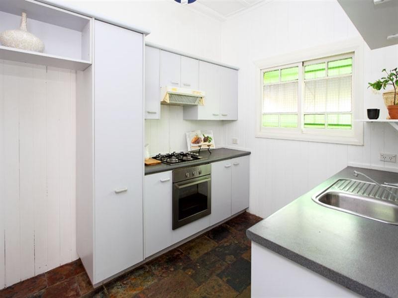 54 Stoneleigh Street, Albion QLD 4010