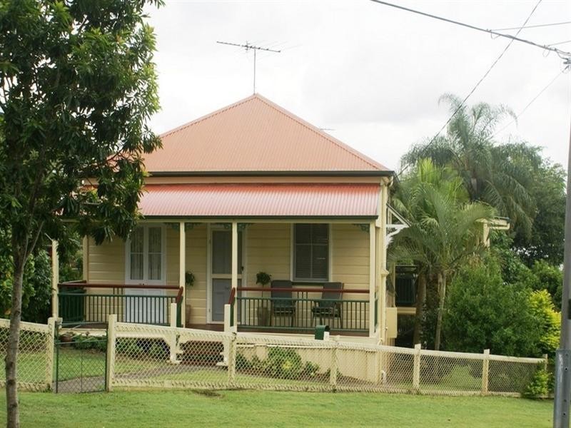 15 Seventh Avenue, Windsor QLD 4030