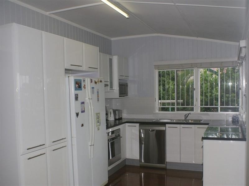 15 Seventh Avenue, Windsor QLD 4030