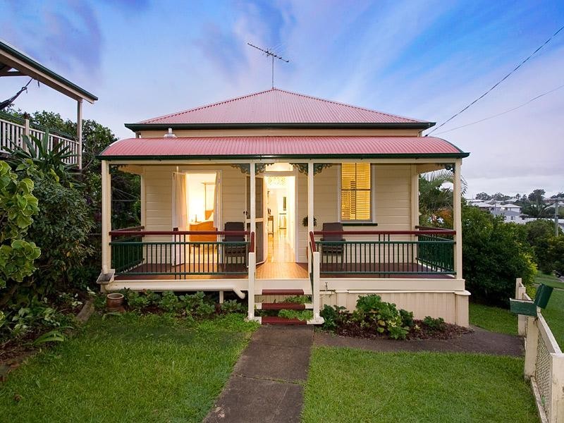 15 Seventh Avenue, Windsor QLD 4030