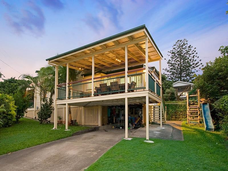 15 Seventh Avenue, Windsor QLD 4030