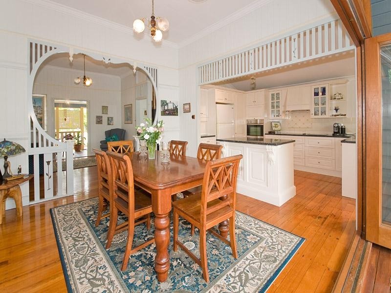 8 Tenth Avenue, Kedron QLD 4031