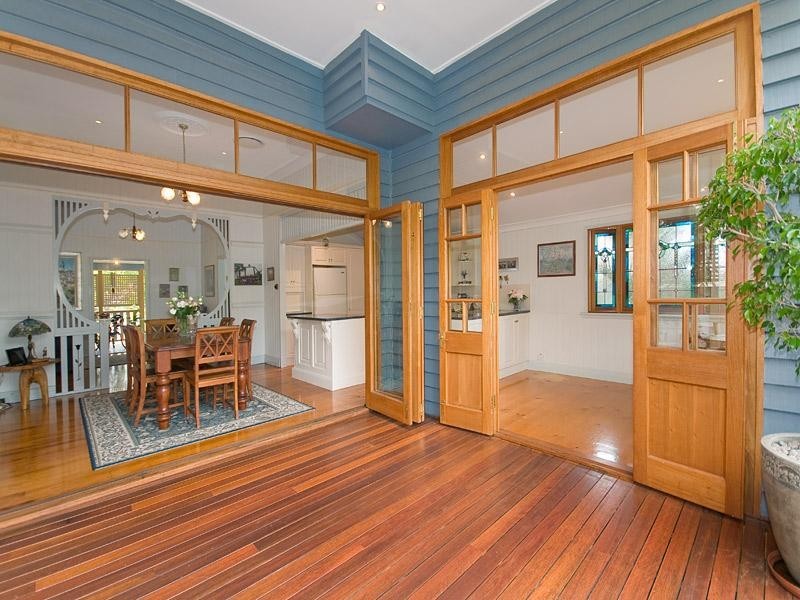 8 Tenth Avenue, Kedron QLD 4031