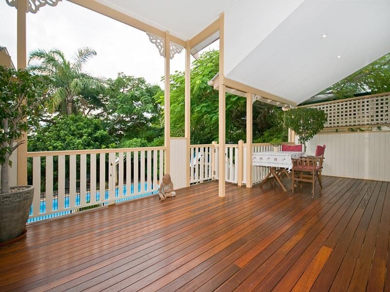 8 Tenth Avenue, Kedron QLD 4031