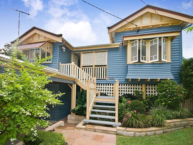 8 Tenth Avenue, Kedron QLD 4031