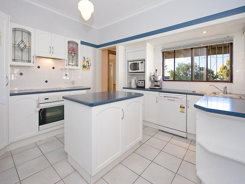 31 Glenfern Avenue, Kedron QLD 4031