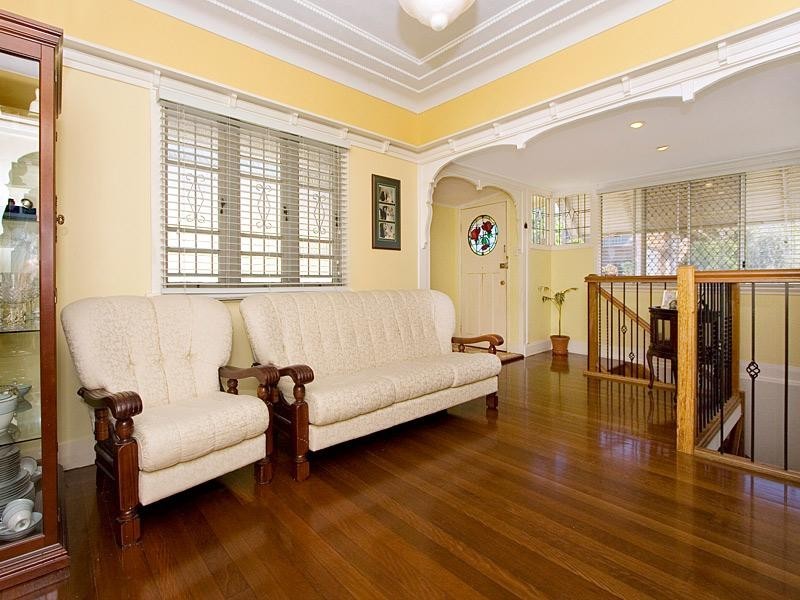 31 Glenfern Avenue, Kedron QLD 4031