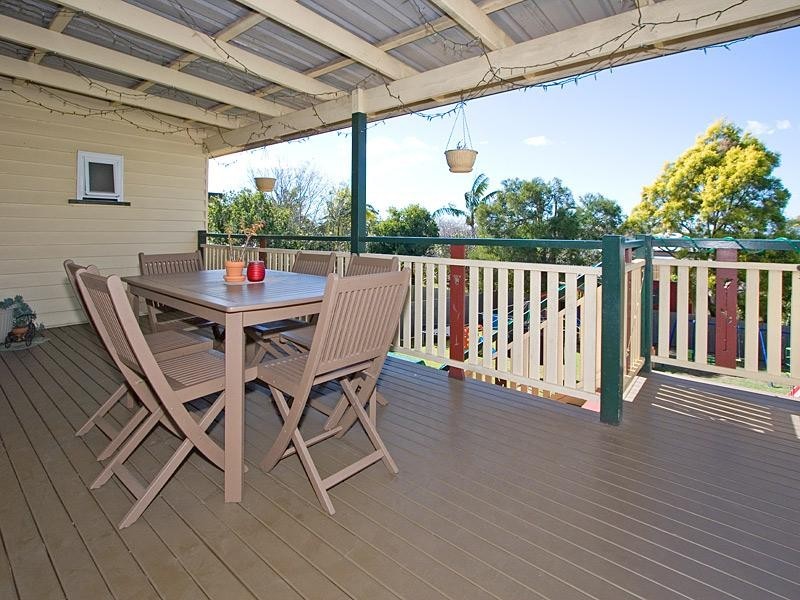 31 Glenfern Avenue, Kedron QLD 4031