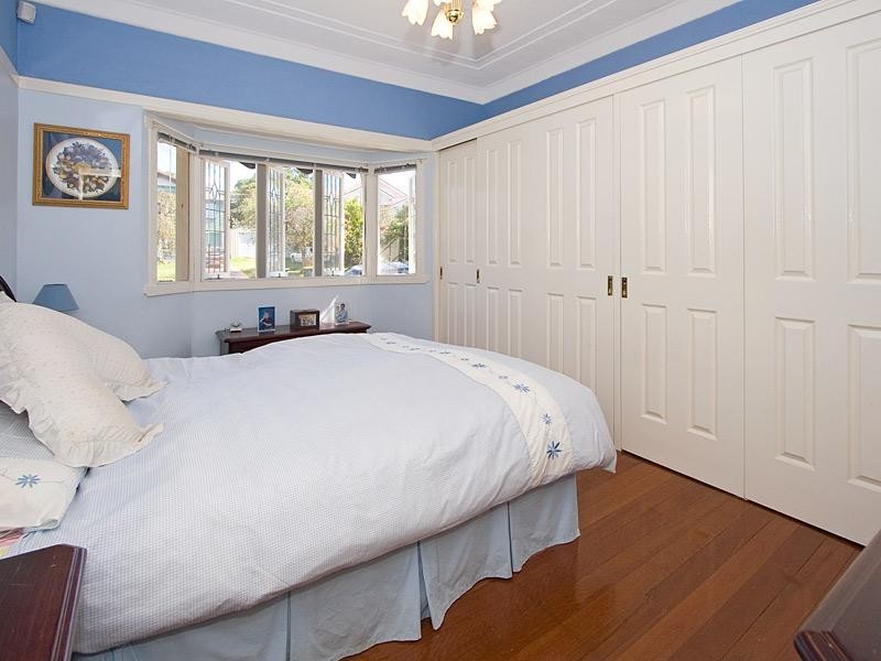 31 Glenfern Avenue, Kedron QLD 4031