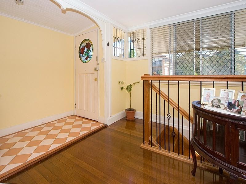 31 Glenfern Avenue, Kedron QLD 4031