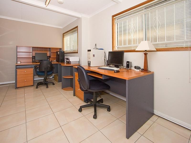 31 Glenfern Avenue, Kedron QLD 4031