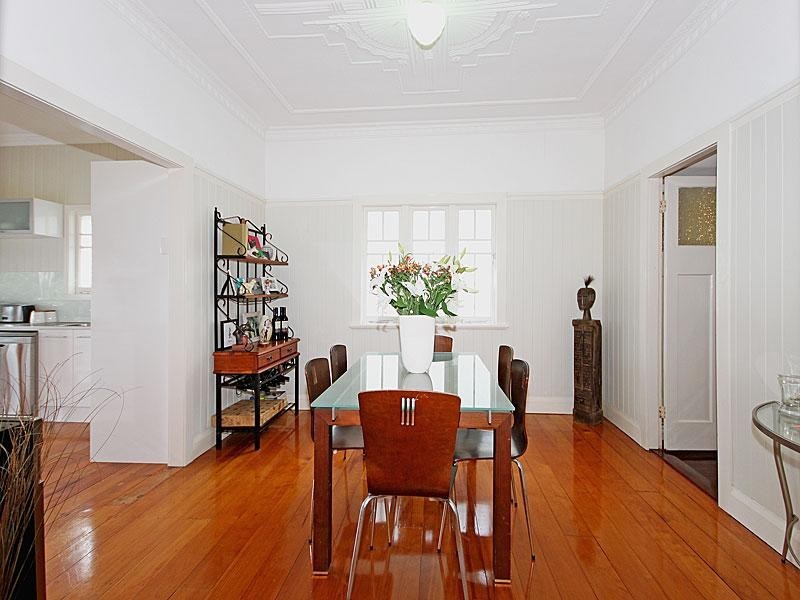 24 Eleventh Avenue, Kedron QLD 4031