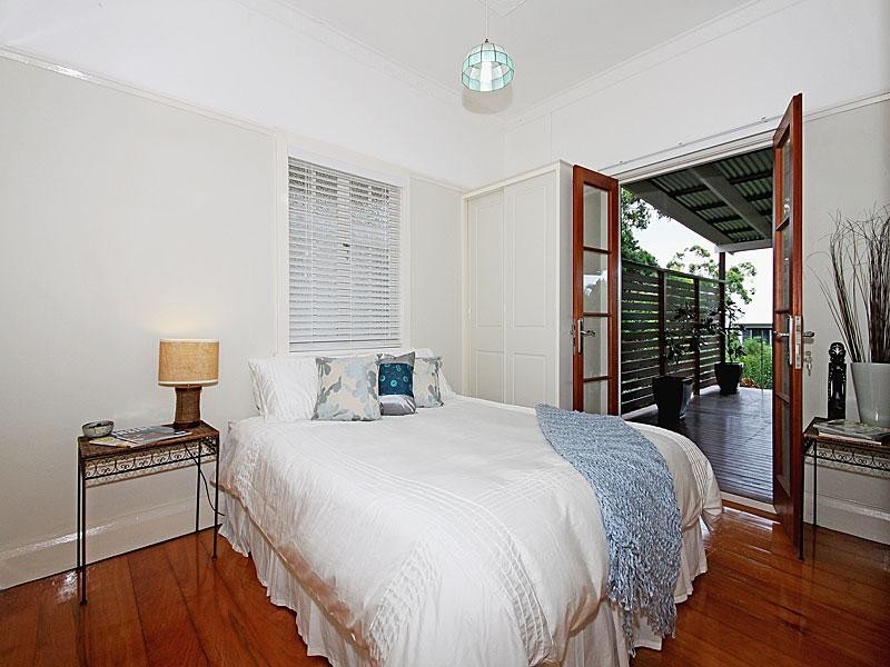 24 Eleventh Avenue, Kedron QLD 4031