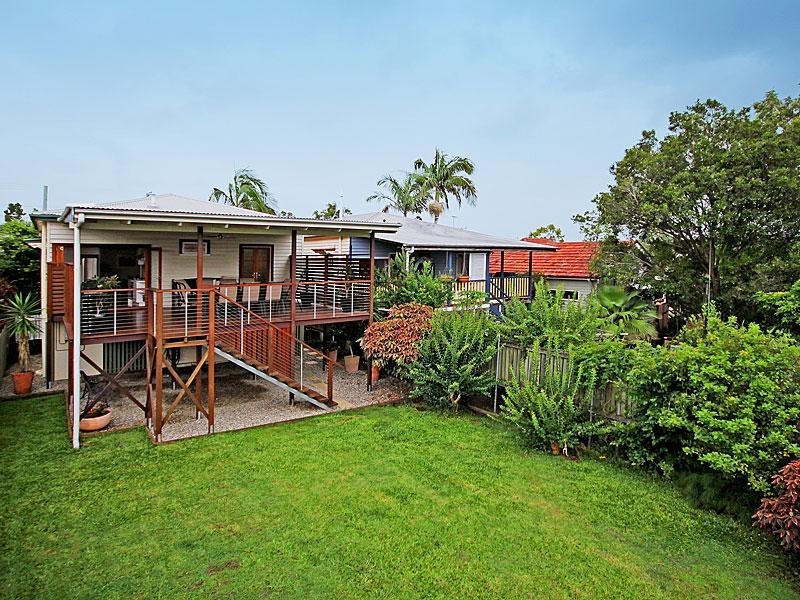 24 Eleventh Avenue, Kedron QLD 4031