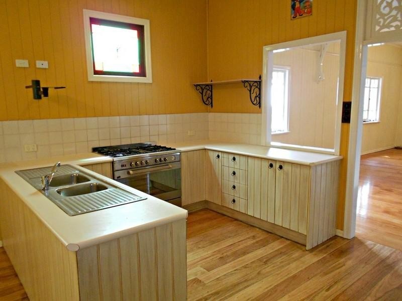 11 Rougham Street, Windsor QLD 4030