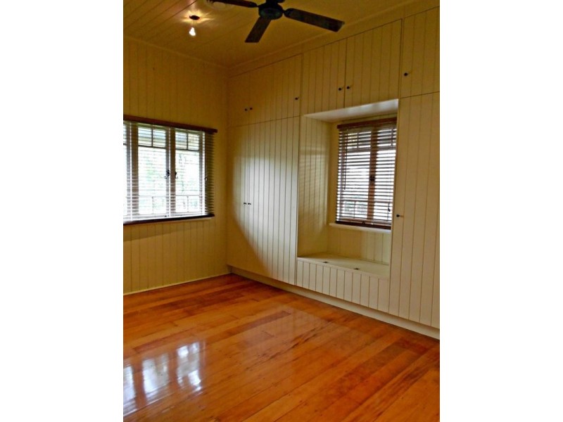 11 Rougham Street, Windsor QLD 4030