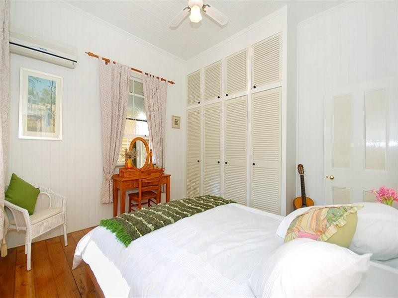 33 Sixth Avenue, Kedron QLD 4031