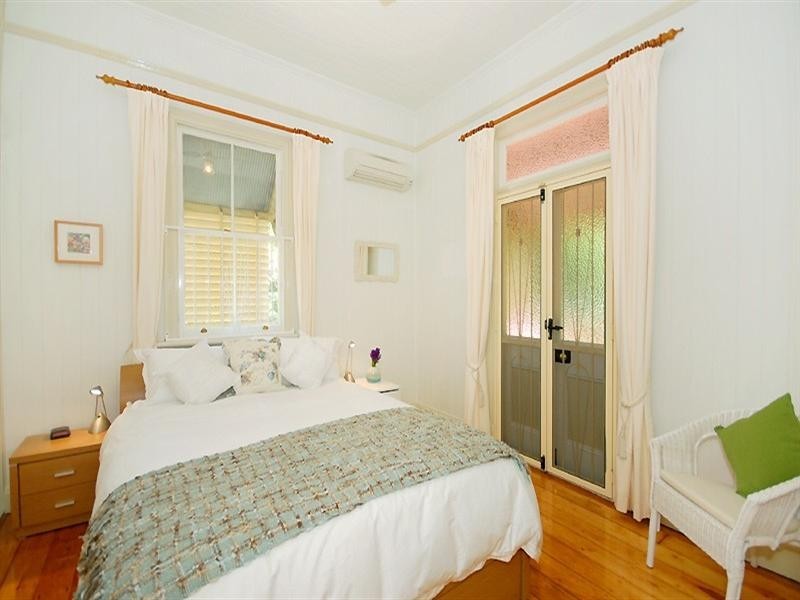 33 Sixth Avenue, Kedron QLD 4031